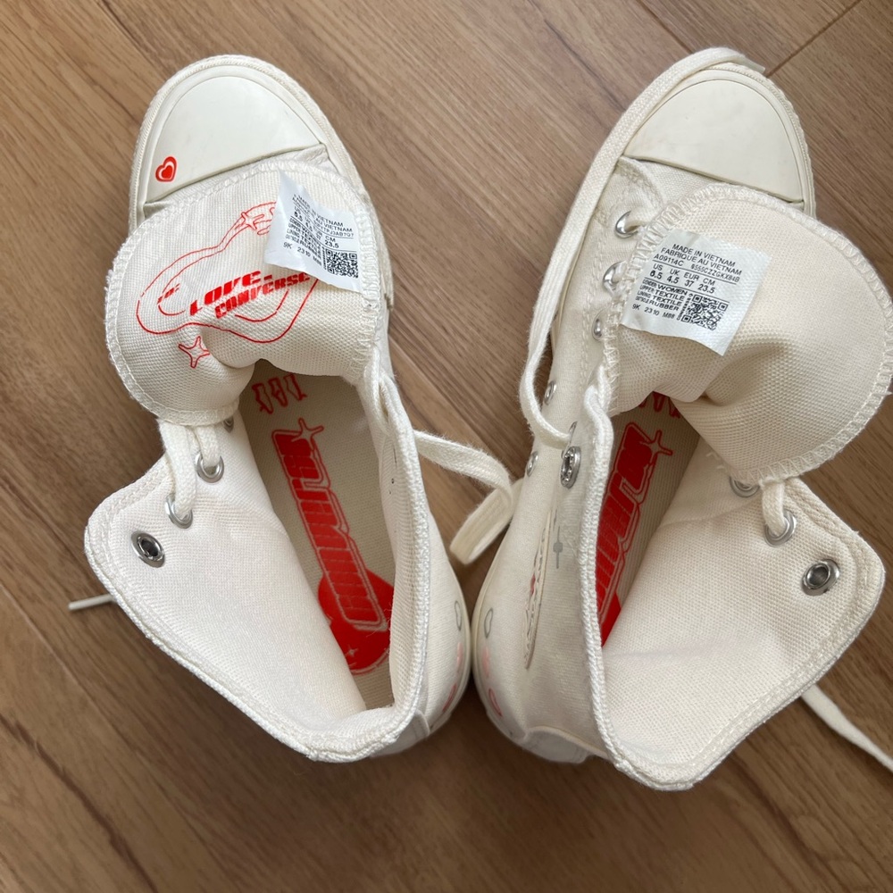 Converse White High-Tops with Red Heart Accents Size 6.5 - Picture 6 of 7
